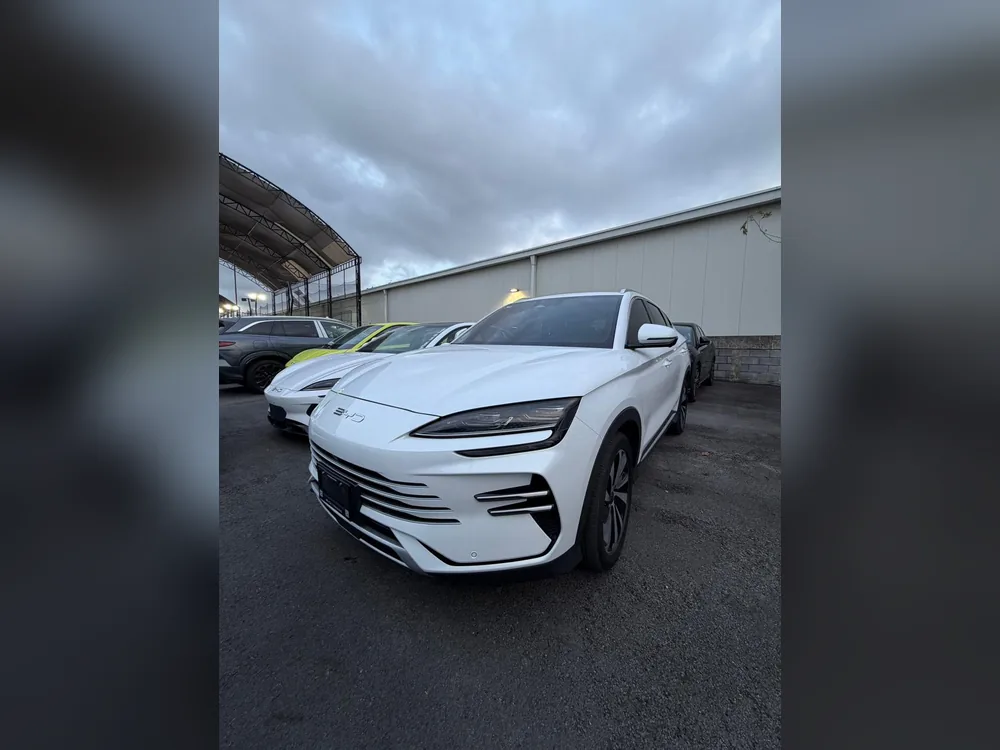 BYD Song Plus DM-i 2025 Híbrido enchufable seminuevo en BYD Tampico